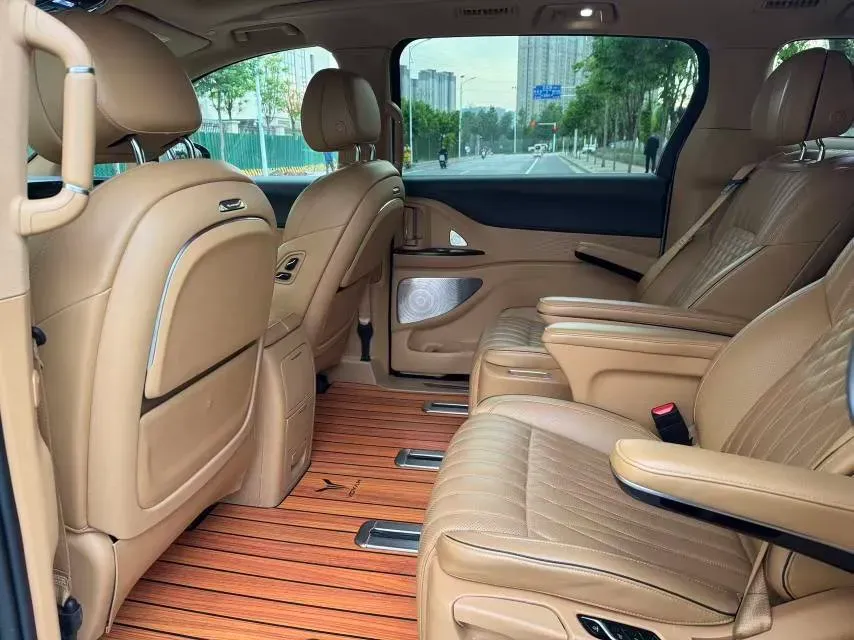 2022 Voyah Dream 1.5T 136HP L4 PHEV 25.57KWH,autocango,china used car exporter,china ev exporter,chinese used car exporter,chinese used ev exporter