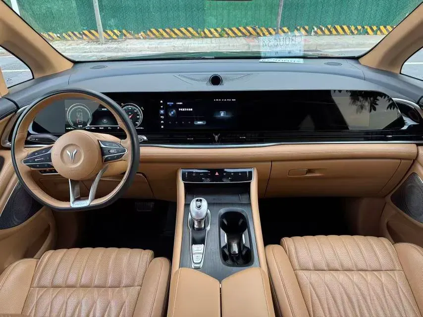 2022 Voyah Dream 1.5T 136HP L4 PHEV 25.57KWH,autocango,china used car exporter,china ev exporter,chinese used car exporter,chinese used ev exporter