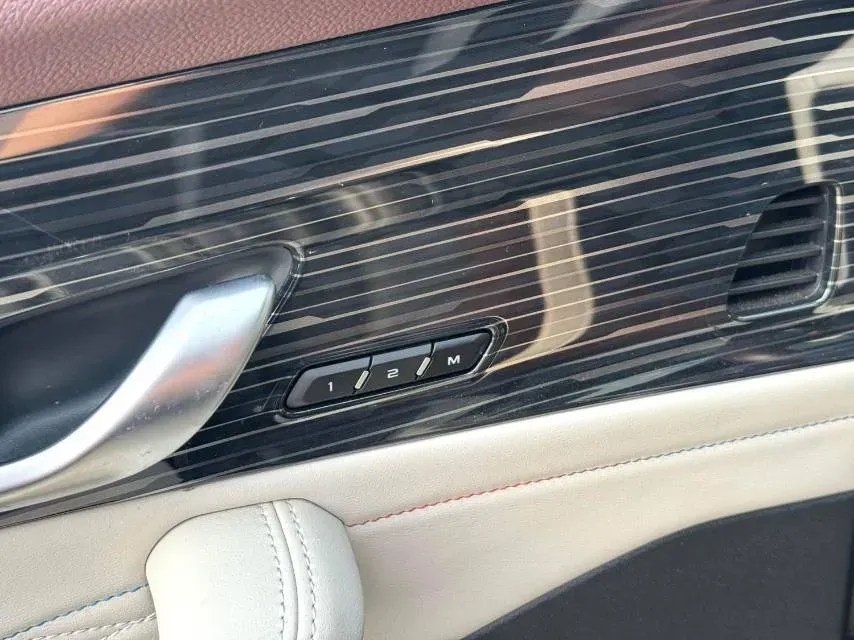 2021 Geely Monjaro 2.0T 218HP L4 7DCT,autocango,china used car exporter,china ev exporter,chinese used car exporter,chinese used ev exporter