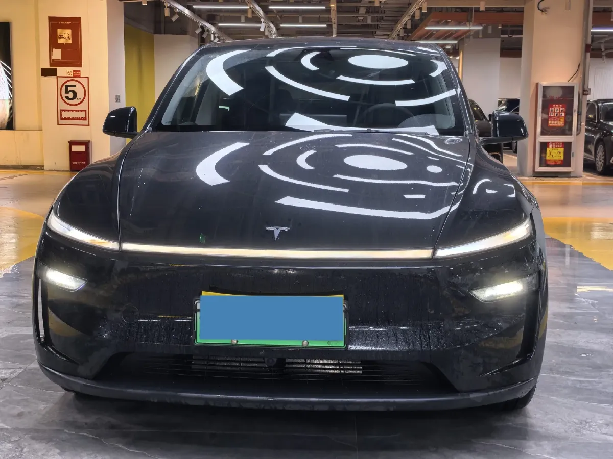 2025 Tesla Model Y BEV 62.5KWH,autocango,china used car exporter,china ev exporter,chinese used car exporter,chinese used ev exporter