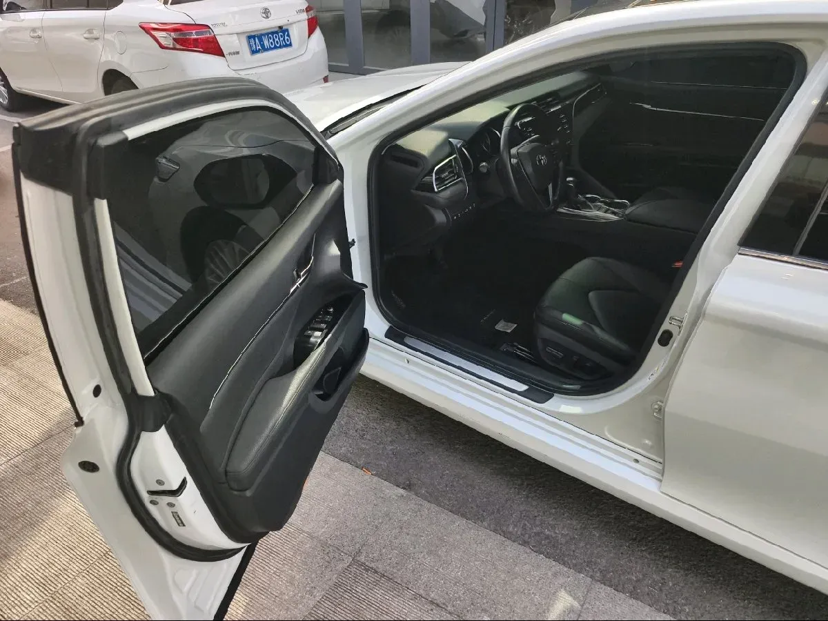 2018 Toyota Camry 2.5L 209HP L4 8AT,autocango,china used car exporter,china ev exporter,chinese used car exporter,chinese used ev exporter