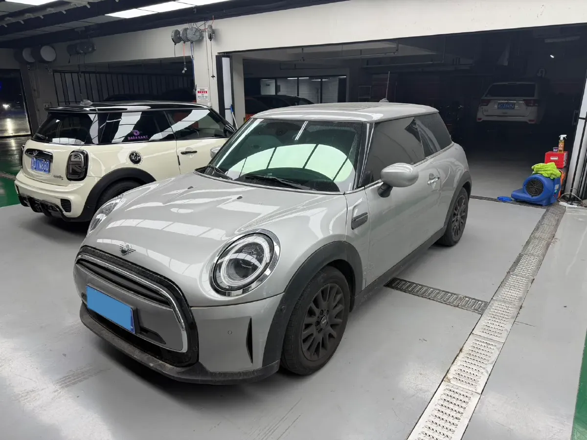 2022 MINI MINI 1.5T 102HP L3 7DCT,autocango,china used car exporter,china ev exporter,chinese used car exporter,chinese used ev exporter