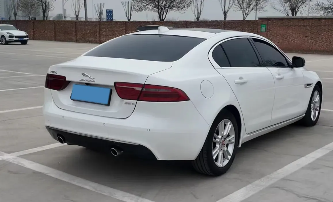 2018 Jaguar XEL 2.0T 200HP L4 8AT,autocango,china used car exporter,china ev exporter,chinese used car exporter,chinese used ev exporter