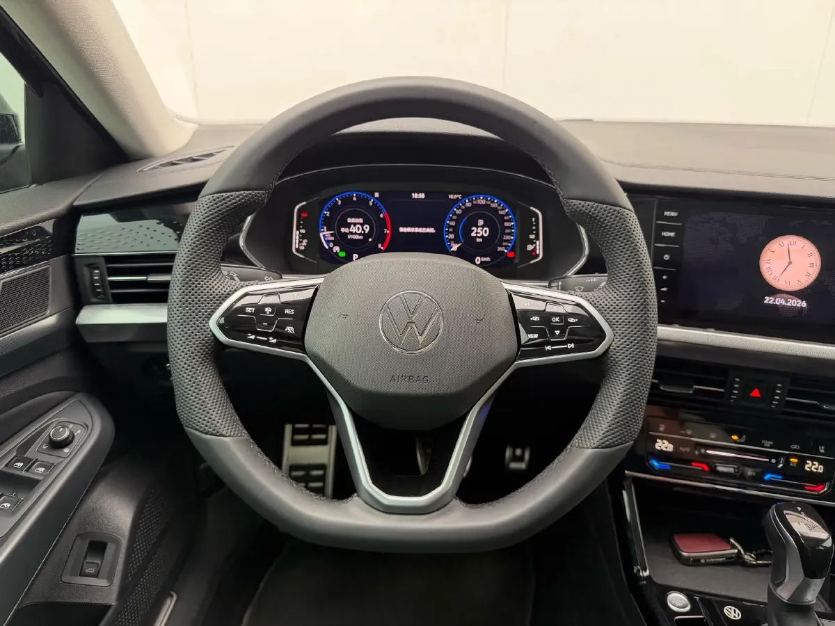 2024 Volkswagen Passat 2.0T 220HP L4 7DCT,autocango,china used car exporter,china ev exporter,chinese used car exporter,chinese used ev exporter