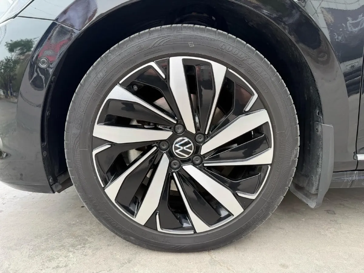 2024 Volkswagen Passat 2.0T 220HP L4 7DCT,autocango,china used car exporter,china ev exporter,chinese used car exporter,chinese used ev exporter