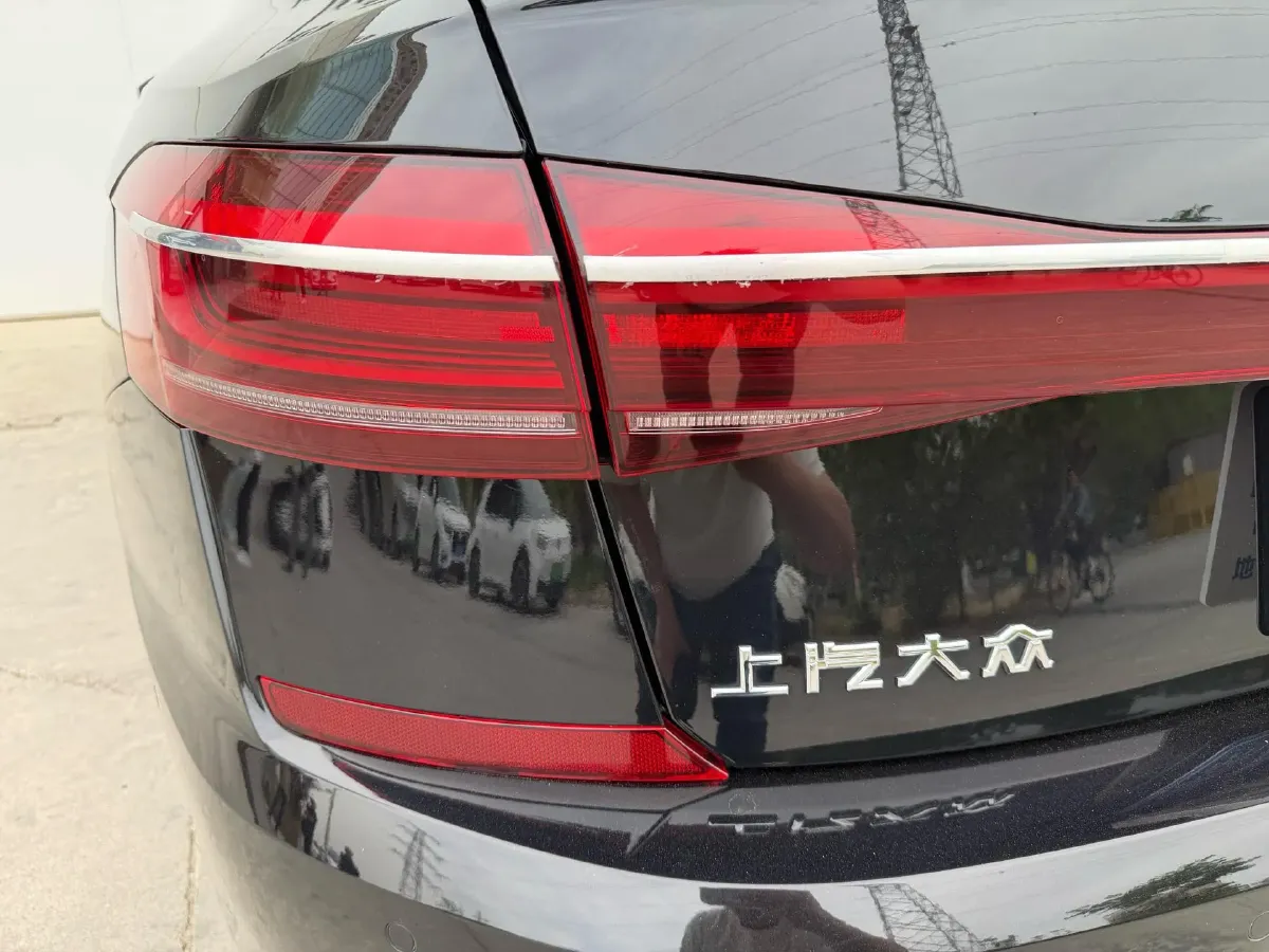 2024 Volkswagen Passat 2.0T 220HP L4 7DCT,autocango,china used car exporter,china ev exporter,chinese used car exporter,chinese used ev exporter