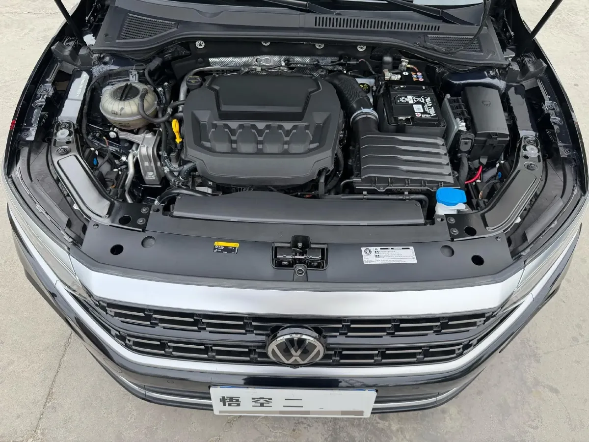 2024 Volkswagen Passat 2.0T 220HP L4 7DCT,autocango,china used car exporter,china ev exporter,chinese used car exporter,chinese used ev exporter