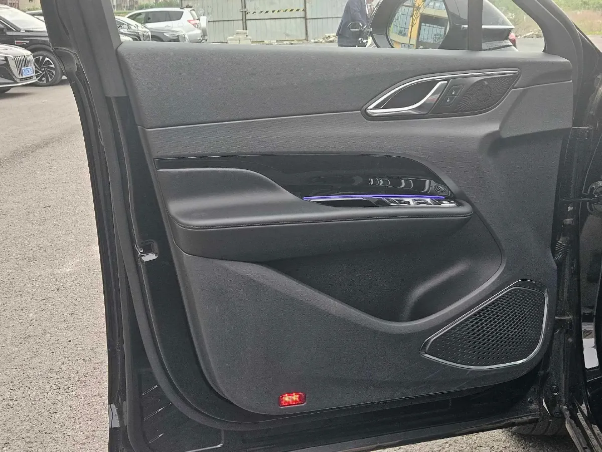 2025 HongQi HS3 1.5T 150HP L4 1DHT PHEV,autocango,china used car exporter,china ev exporter,chinese used car exporter,chinese used ev exporter