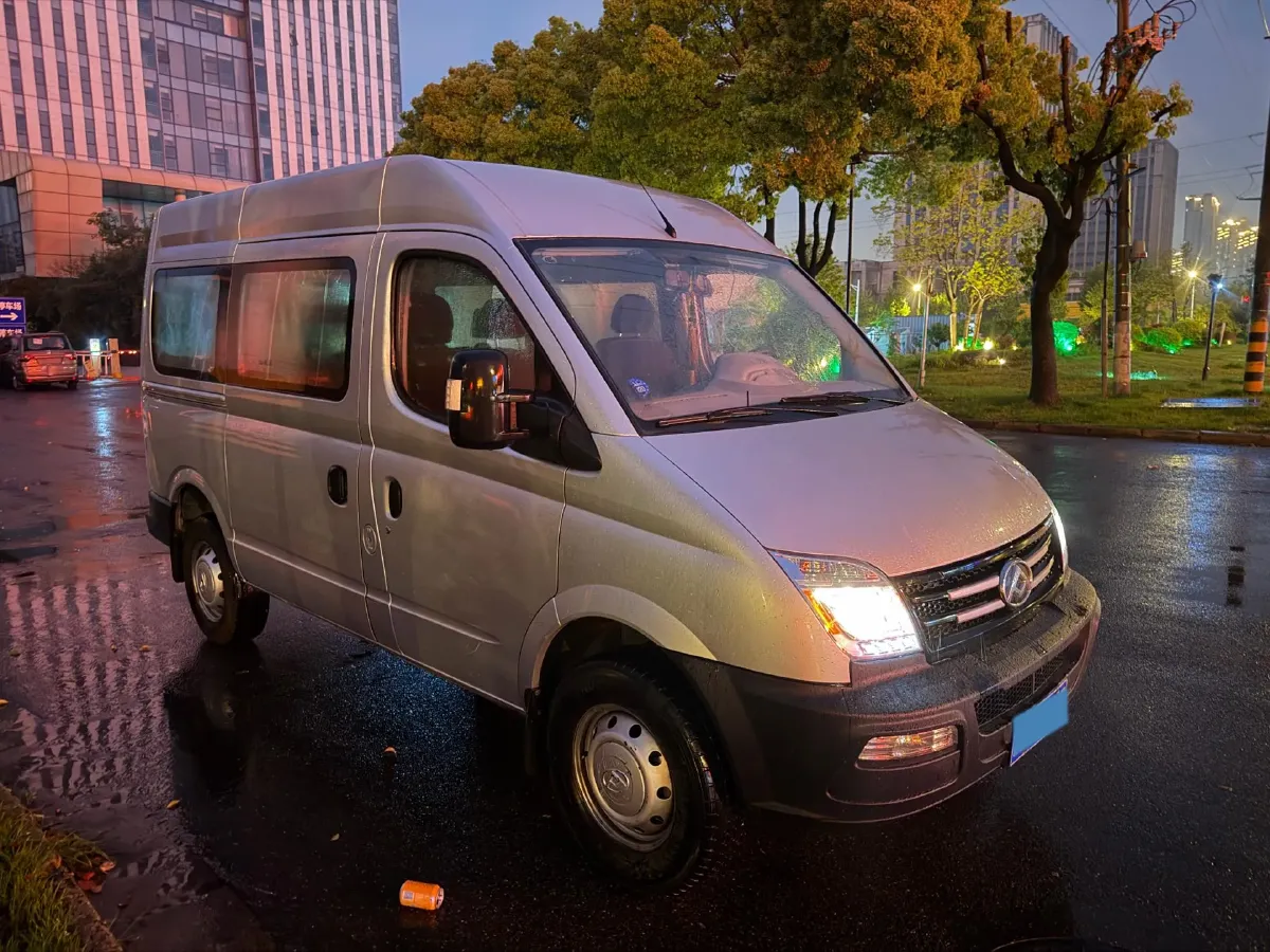 2018 MAXUS XinTu V80 2.5T 136HP L4 6MT,autocango,china used car exporter,china ev exporter,chinese used car exporter,chinese used ev exporter