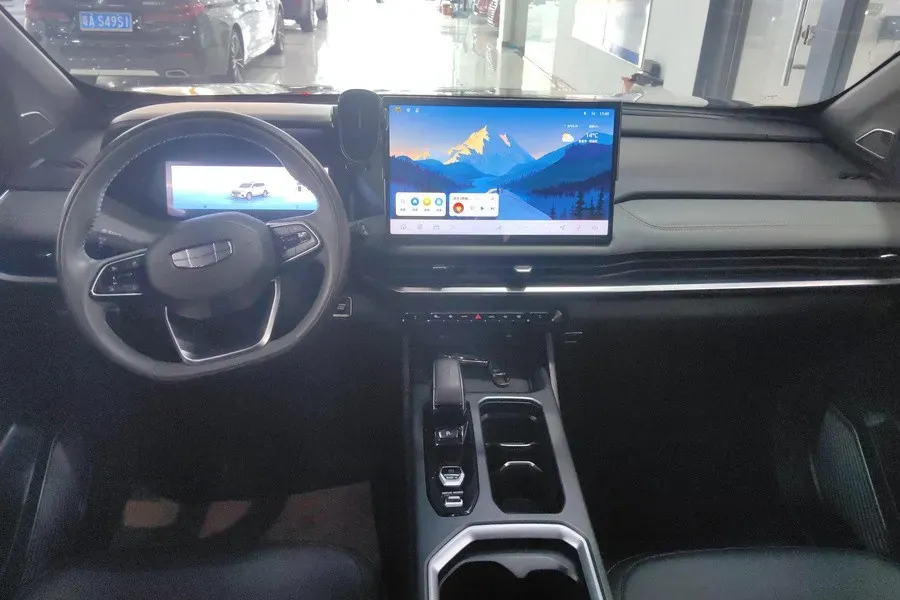 2023 Geely Okavango L 2.0T 218HP L4 7DCT,autocango,china used car exporter,china ev exporter,chinese used car exporter,chinese used ev exporter