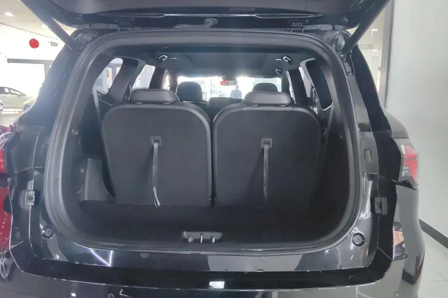 2023 Geely Okavango L 2.0T 218HP L4 7DCT,autocango,china used car exporter,china ev exporter,chinese used car exporter,chinese used ev exporter