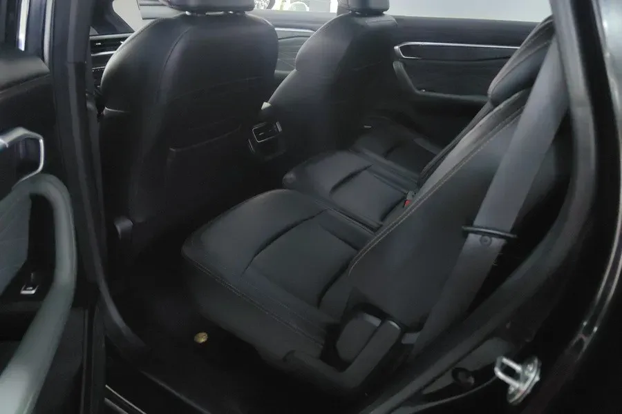 2023 Geely Okavango L 2.0T 218HP L4 7DCT,autocango,china used car exporter,china ev exporter,chinese used car exporter,chinese used ev exporter