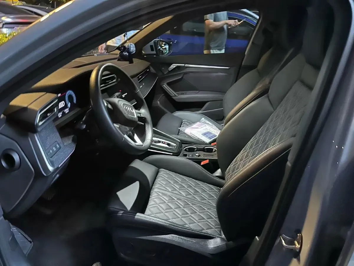 2025 Audi A3 1.5T 160HP L4 7DCT,autocango,china used car exporter,china ev exporter,chinese used car exporter,chinese used ev exporter