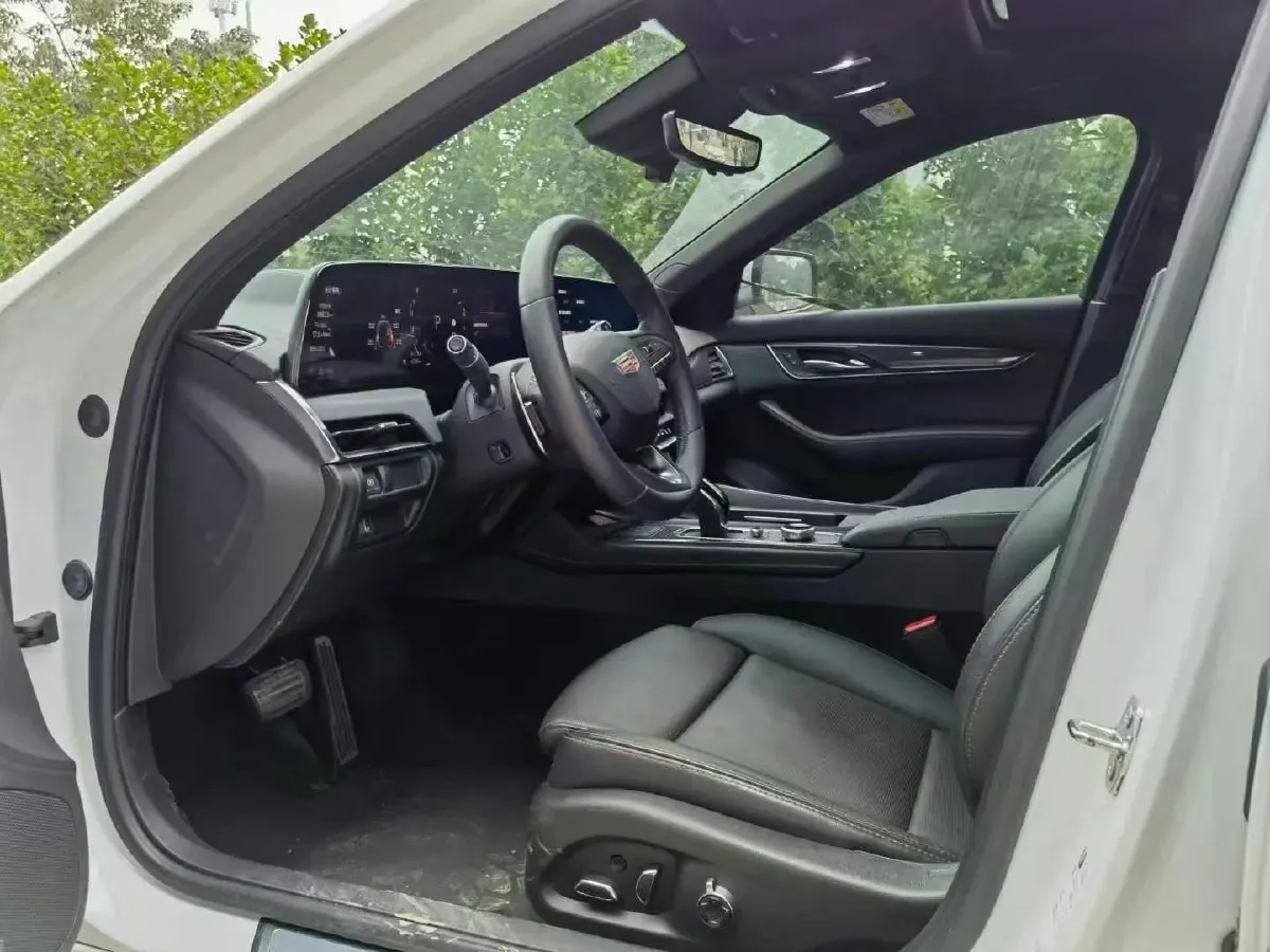 2024 Cadillac CT5 2.0T 237HP L4 10AT,autocango,china used car exporter,china ev exporter,chinese used car exporter,chinese used ev exporter