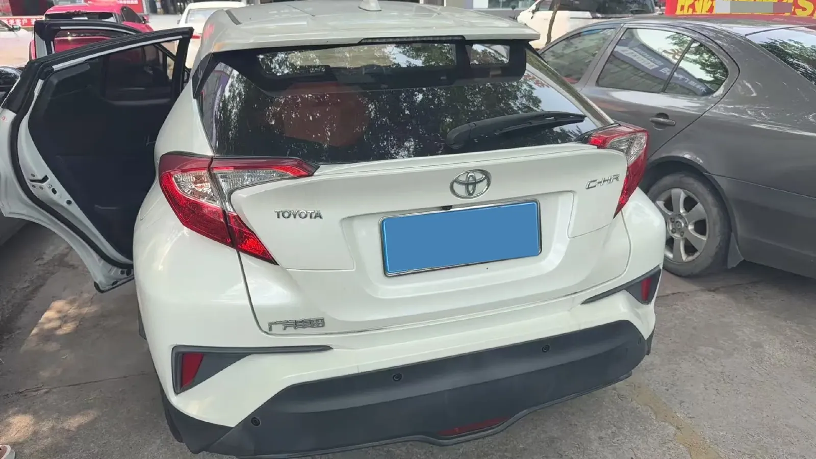 2020 Toyota C-HR 2.0L 171HP L4 CVT,autocango,china used car exporter,china ev exporter,chinese used car exporter,chinese used ev exporter