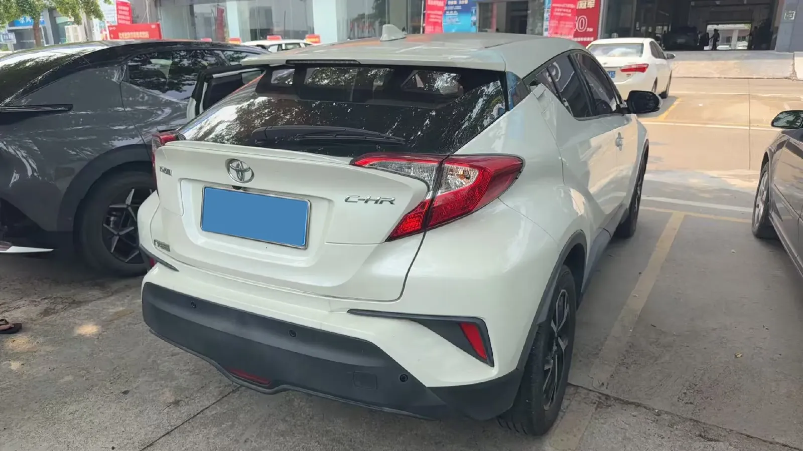2020 Toyota C-HR 2.0L 171HP L4 CVT,autocango,china used car exporter,china ev exporter,chinese used car exporter,chinese used ev exporter