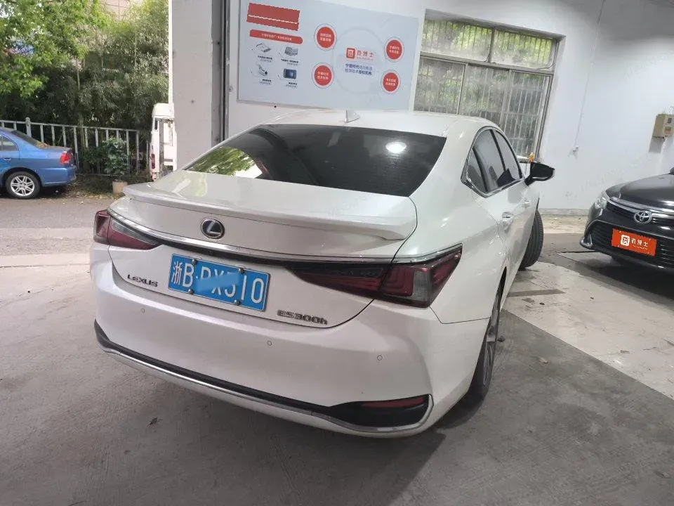 2020 Lexus ES 2.5L 178HP L4 E-CVT Hybrid,autocango,china used car exporter,china ev exporter,chinese used car exporter,chinese used ev exporter