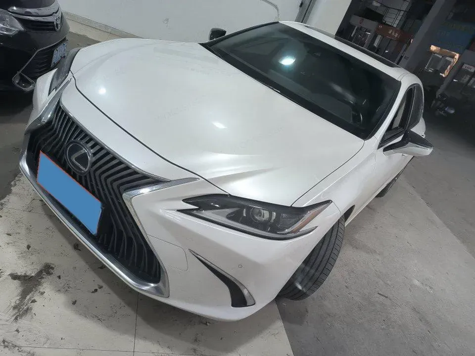 2020 Lexus ES 2.5L 178HP L4 E-CVT Hybrid,autocango,china used car exporter,china ev exporter,chinese used car exporter,chinese used ev exporter