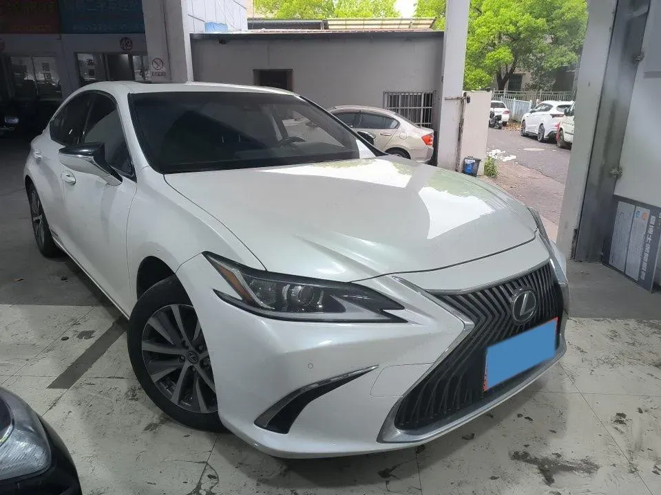2020 Lexus ES 2.5L 178HP L4 E-CVT Hybrid,autocango,china used car exporter,china ev exporter,chinese used car exporter,chinese used ev exporter