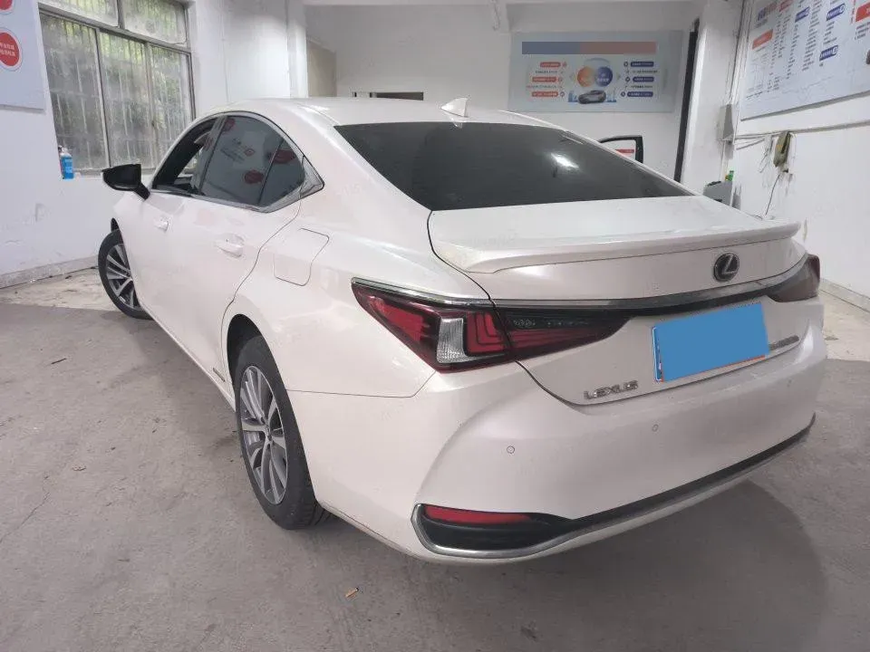 2020 Lexus ES 2.5L 178HP L4 E-CVT Hybrid,autocango,china used car exporter,china ev exporter,chinese used car exporter,chinese used ev exporter