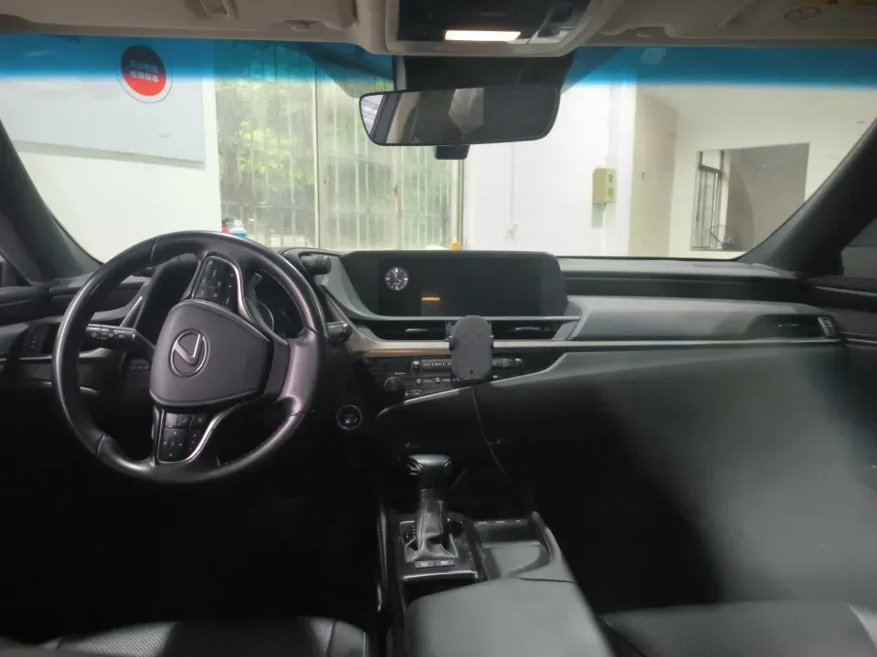 2020 Lexus ES 2.5L 178HP L4 E-CVT Hybrid,autocango,china used car exporter,china ev exporter,chinese used car exporter,chinese used ev exporter