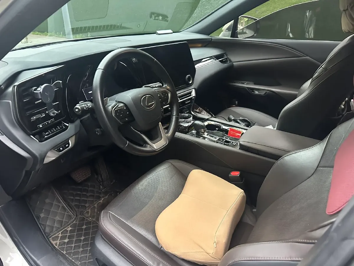 2023 Lexus RX 2.5L 185HP L4 E-CVT PHEV 18.1KWH,autocango,china used car exporter,china ev exporter,chinese used car exporter,chinese used ev exporter