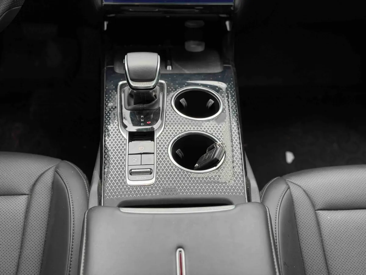 2024 HongQi HS3 1.5T 169HP L4 1DHT PHEV 18.4KWH,autocango,china used car exporter,china ev exporter,chinese used car exporter,chinese used ev exporter