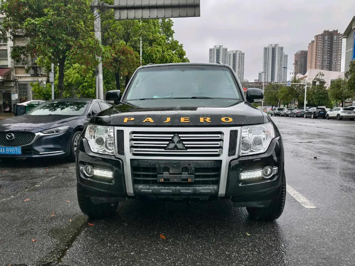2019 Mitsubishi Pajero 3.0L 174HP V6 5AT,autocango,china used car exporter,china ev exporter,chinese used car exporter,chinese used ev exporter