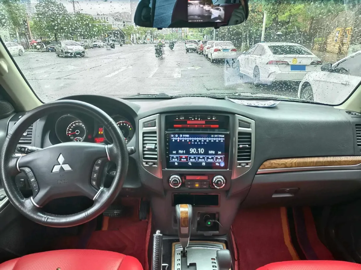 2019 Mitsubishi Pajero 3.0L 174HP V6 5AT,autocango,china used car exporter,china ev exporter,chinese used car exporter,chinese used ev exporter