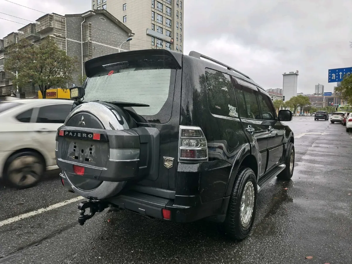 2019 Mitsubishi Pajero 3.0L 174HP V6 5AT,autocango,china used car exporter,china ev exporter,chinese used car exporter,chinese used ev exporter