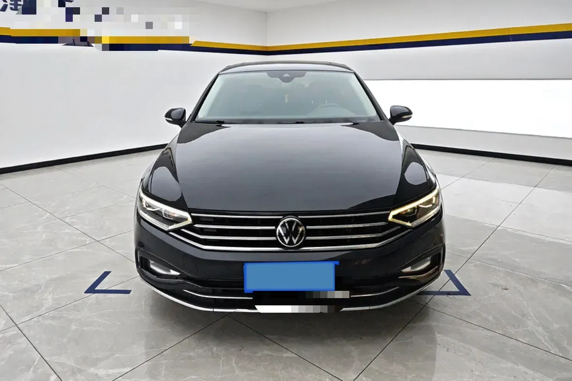 2020 Volkswagen Magotan 2.0T 220HP L4 7DCT,autocango,china used car exporter,china ev exporter,chinese used car exporter,chinese used ev exporter