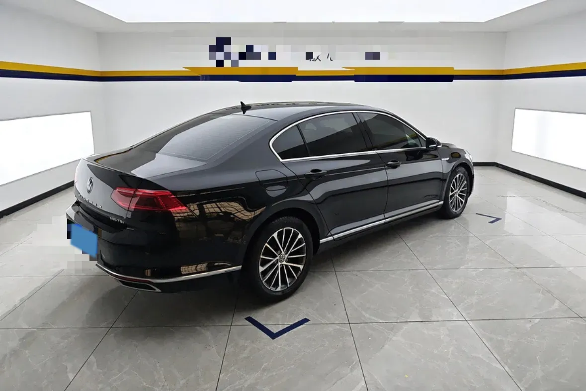 2020 Volkswagen Magotan 2.0T 220HP L4 7DCT,autocango,china used car exporter,china ev exporter,chinese used car exporter,chinese used ev exporter