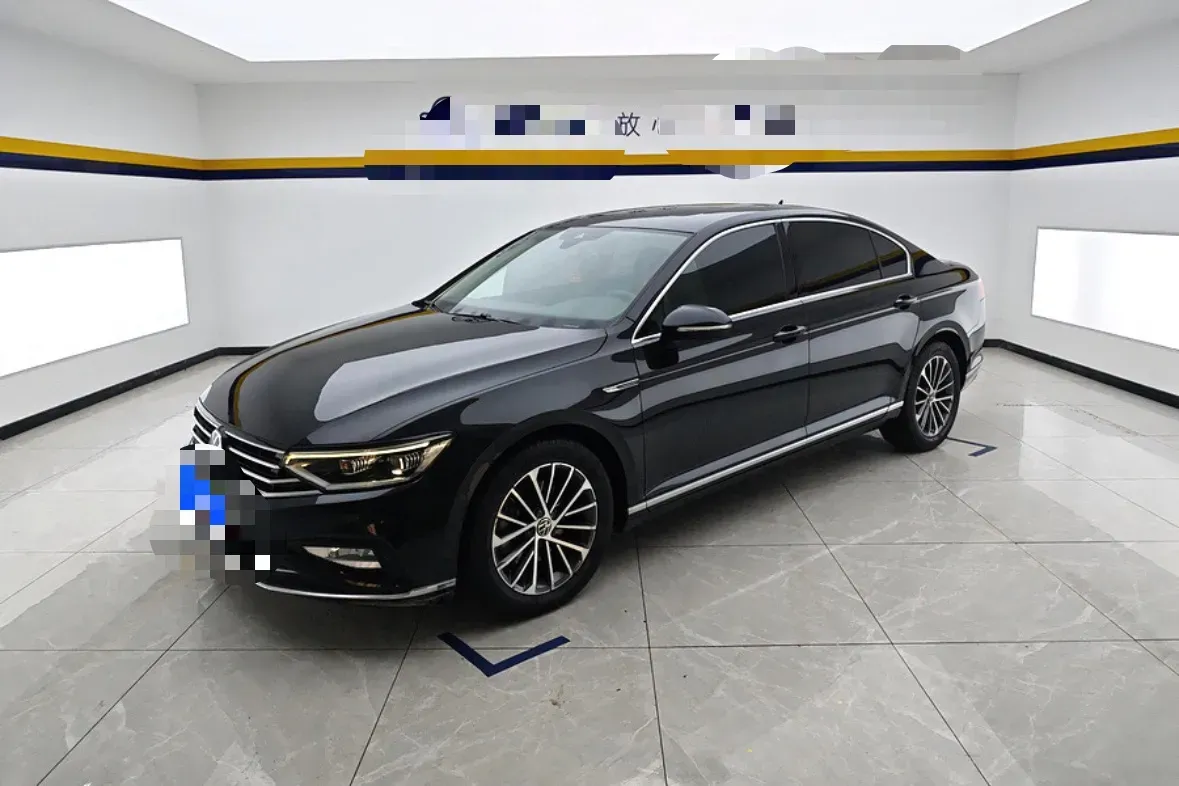 2020 Volkswagen Magotan 2.0T 220HP L4 7DCT,autocango,china used car exporter,china ev exporter,chinese used car exporter,chinese used ev exporter
