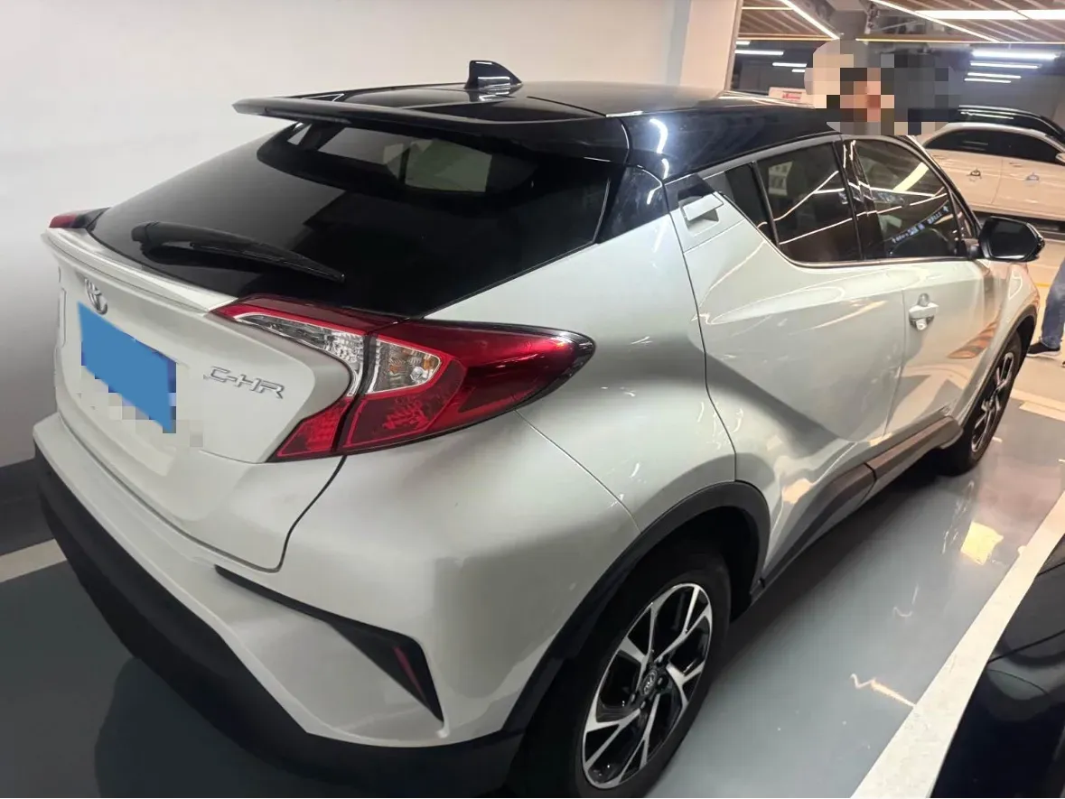2020 Toyota C-HR 2.0L 171HP L4 CVT,autocango,china used car exporter,china ev exporter,chinese used car exporter,chinese used ev exporter