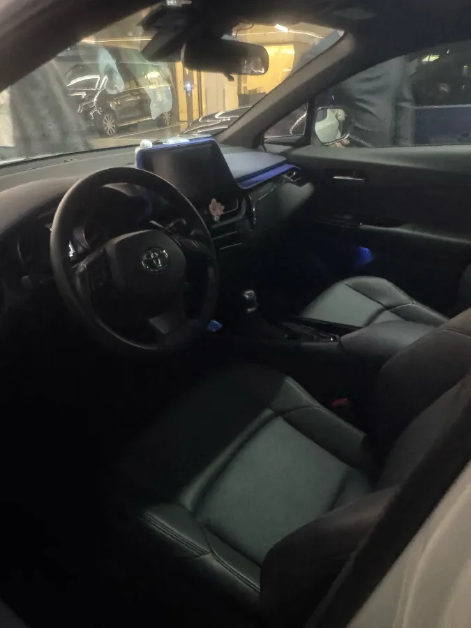 2020 Toyota C-HR 2.0L 171HP L4 CVT,autocango,china used car exporter,china ev exporter,chinese used car exporter,chinese used ev exporter