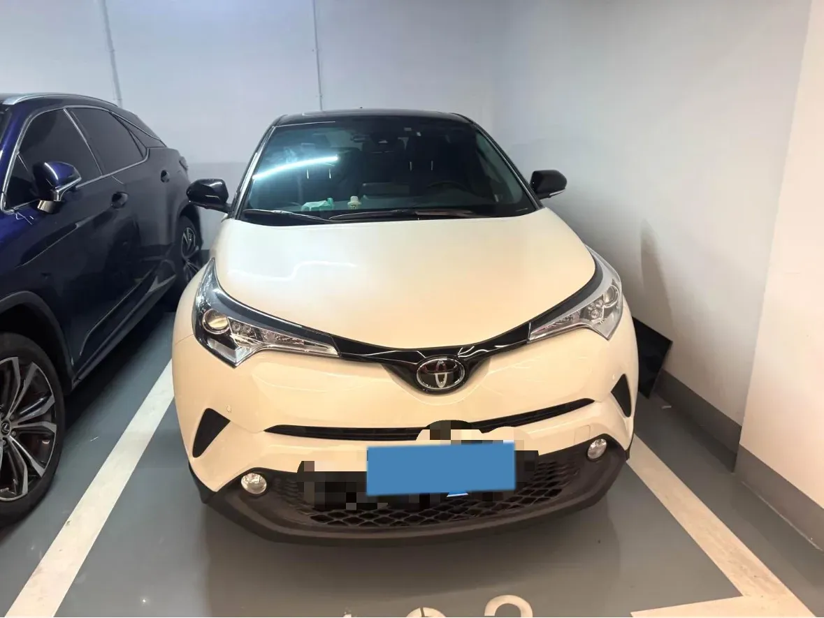 2020 Toyota C-HR 2.0L 171HP L4 CVT,autocango,china used car exporter,china ev exporter,chinese used car exporter,chinese used ev exporter
