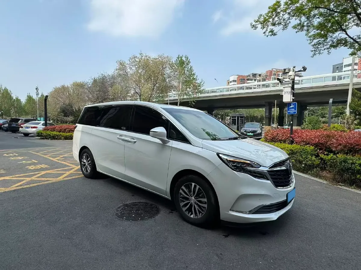 2021 Buick GL8 2.0T 237HP L4 9AT,autocango,china used car exporter,china ev exporter,chinese used car exporter,chinese used ev exporter