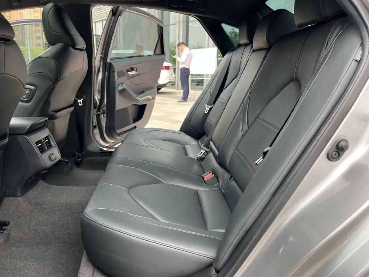 2022 Toyota Avalon 2.5L 209HP L4 8AT,autocango,china used car exporter,china ev exporter,chinese used car exporter,chinese used ev exporter