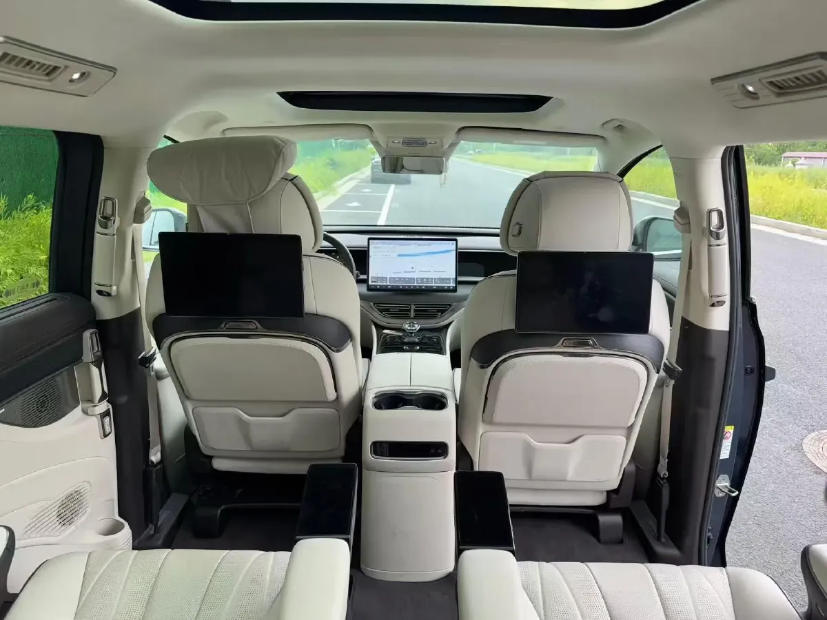 2024 Denza D9 1.5T 139HP L4 E-CVT PHEV 40KWH,autocango,china used car exporter,china ev exporter,chinese used car exporter,chinese used ev exporter