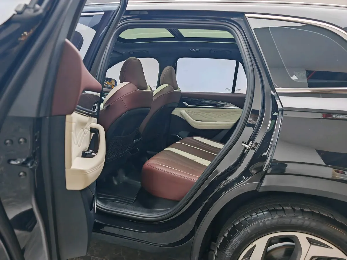 2021 Geely Monjaro 2.0T 218HP L4 7DCT,autocango,china used car exporter,china ev exporter,chinese used car exporter,chinese used ev exporter