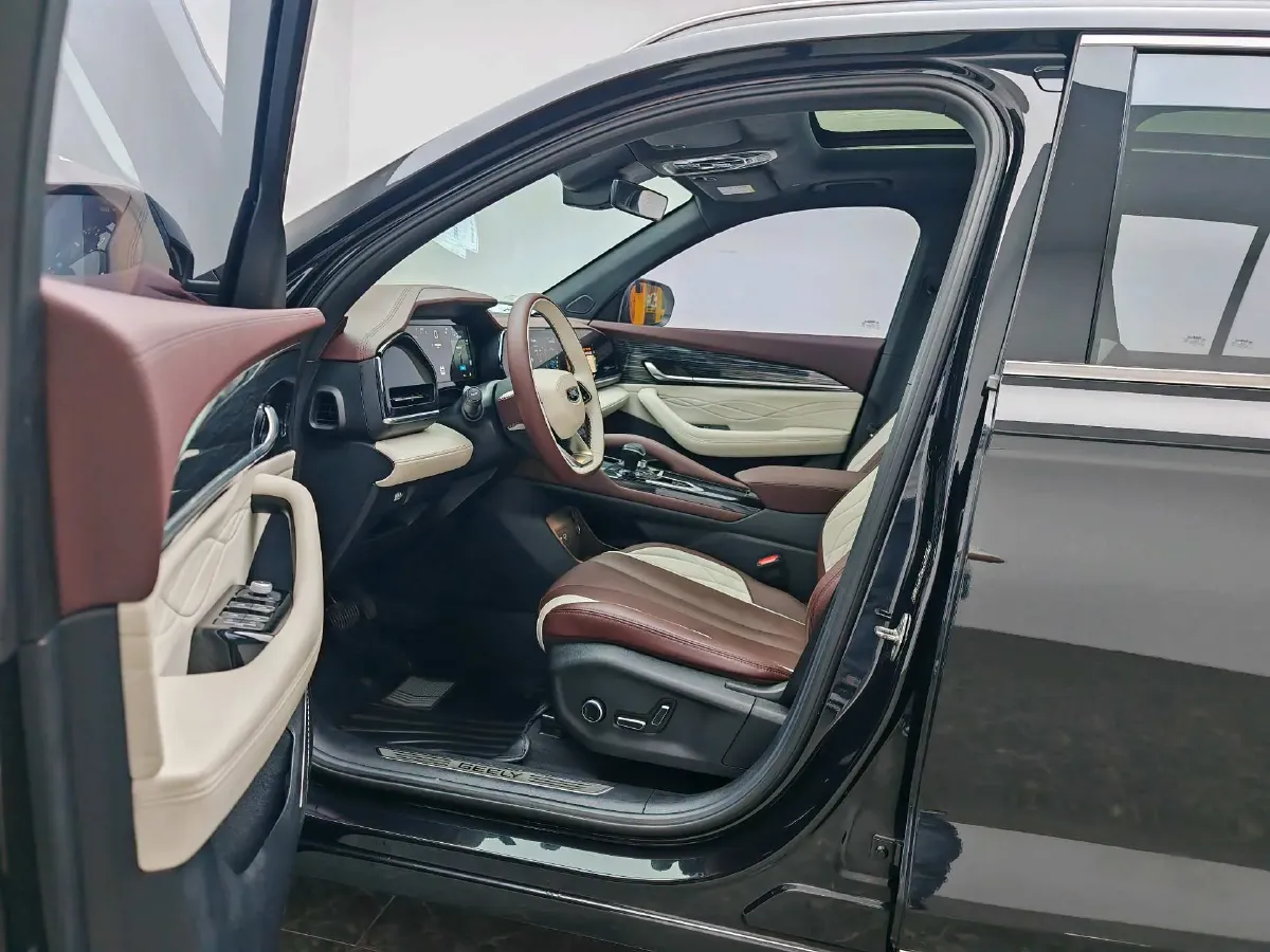 2021 Geely Monjaro 2.0T 218HP L4 7DCT,autocango,china used car exporter,china ev exporter,chinese used car exporter,chinese used ev exporter