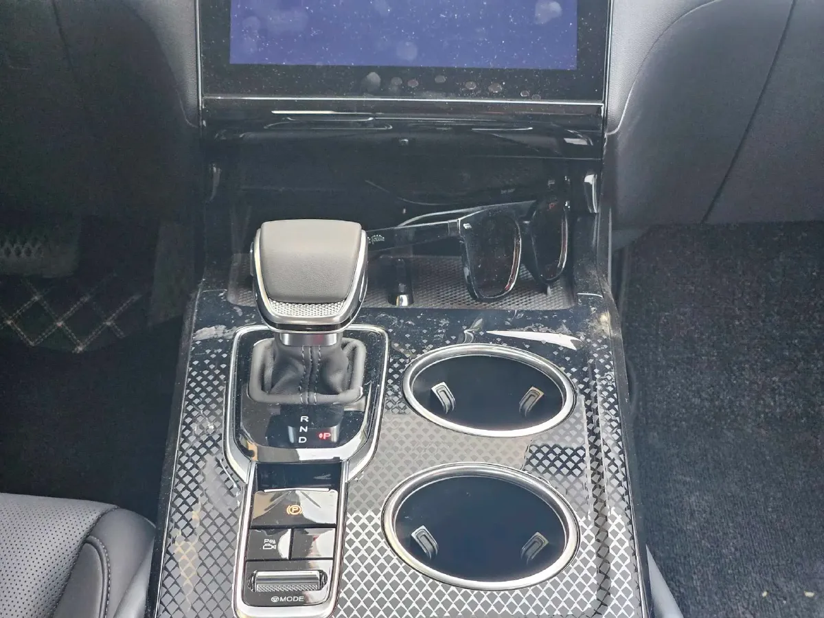 2025 HongQi HS3 1.5T 150HP L4 1DHT PHEV,autocango,china used car exporter,china ev exporter,chinese used car exporter,chinese used ev exporter