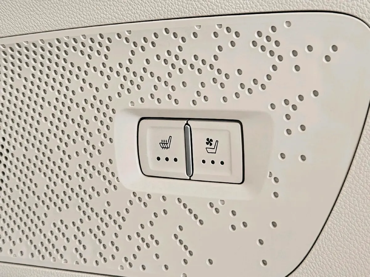 2022 Buick GL8 2.0T 237HP L4 9AT,autocango,china used car exporter,china ev exporter,chinese used car exporter,chinese used ev exporter