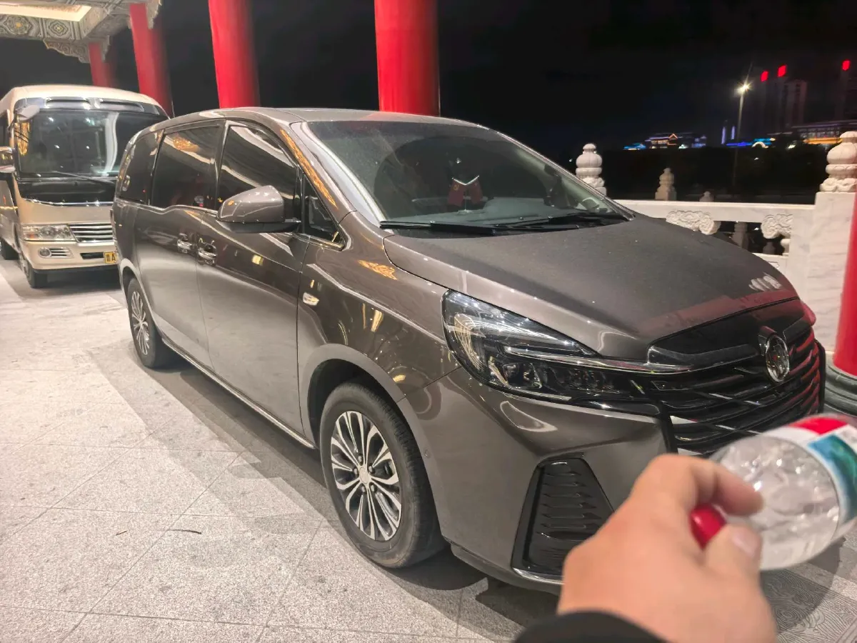 2023 Buick GL8 2.0T 237HP L4 9AT,autocango,china used car exporter,china ev exporter,chinese used car exporter,chinese used ev exporter
