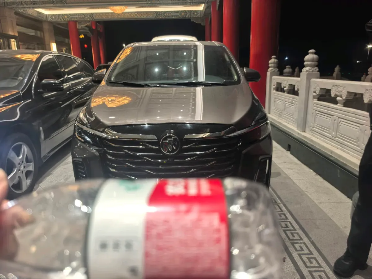 2023 Buick GL8 2.0T 237HP L4 9AT,autocango,china used car exporter,china ev exporter,chinese used car exporter,chinese used ev exporter