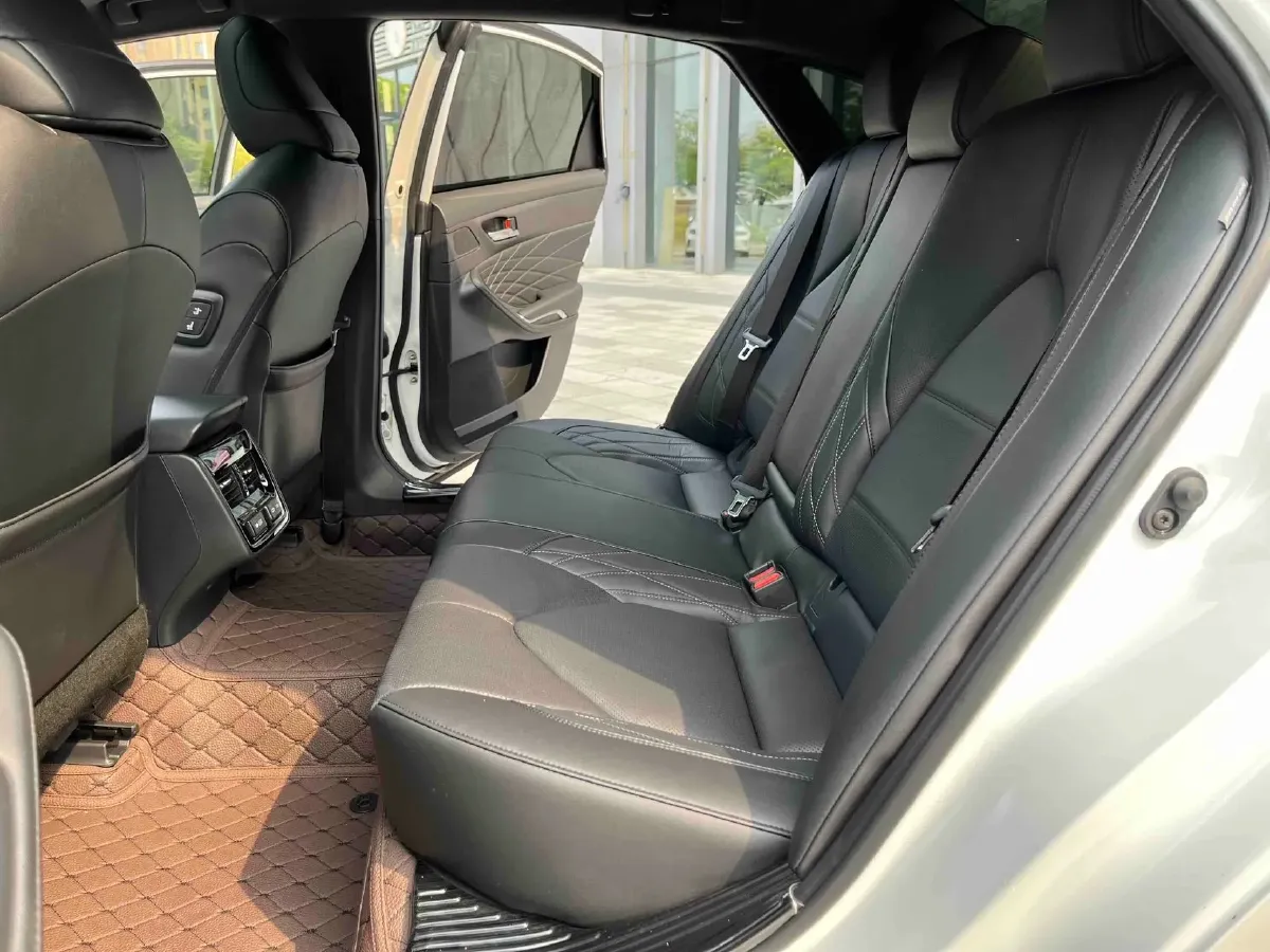 2023 Toyota Avalon 2.5L 207HP L4 8AT,autocango,china used car exporter,china ev exporter,chinese used car exporter,chinese used ev exporter