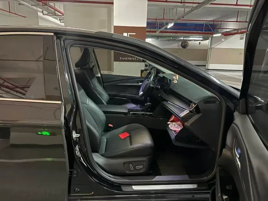 2024 Toyota Camry 2.0L 173HP L4 CVT,autocango,china used car exporter,china ev exporter,chinese used car exporter,chinese used ev exporter