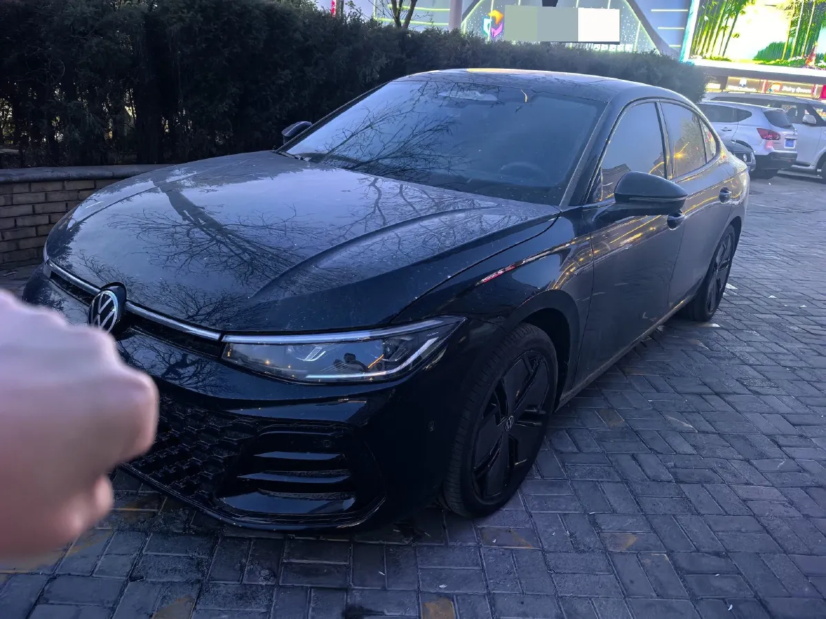 2025 Volkswagen Passat 2.0T 220HP L4 7DCT,autocango,china used car exporter,china ev exporter,chinese used car exporter,chinese used ev exporter