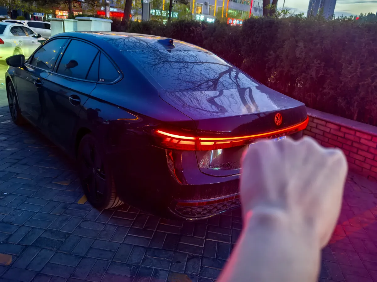 2025 Volkswagen Passat 2.0T 220HP L4 7DCT,autocango,china used car exporter,china ev exporter,chinese used car exporter,chinese used ev exporter