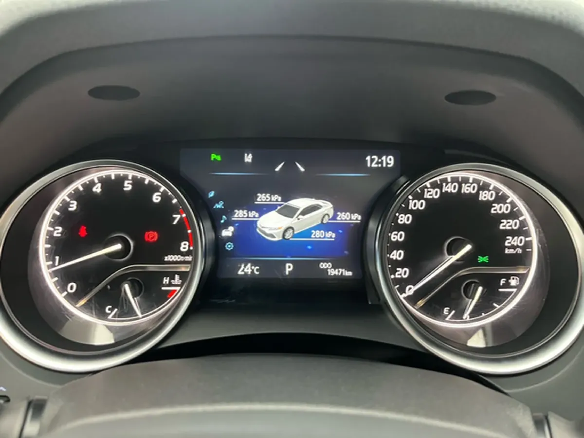 2023 Toyota Camry 2.0L 177HP L4 CVT,autocango,china used car exporter,china ev exporter,chinese used car exporter,chinese used ev exporter